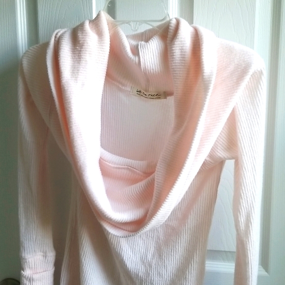 We the free - Oversized Cowl Neck Soft Shell Pink Sweater, NWT - Picture 2 of 8